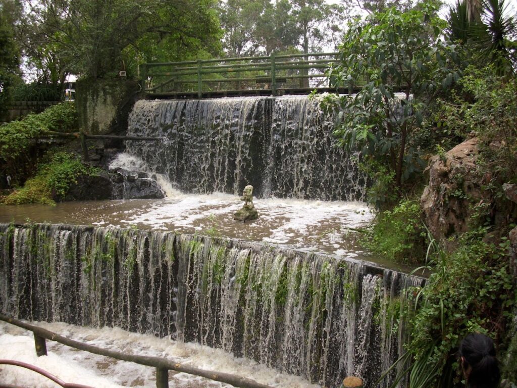 Parque la Cascada de Piripolis
